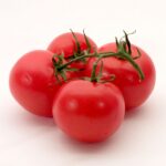 Cherry Tomatoes vs Regular Tomatoes: Which Should You Grow?